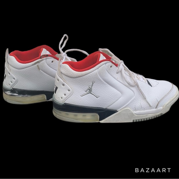 Michael Jordan Big Fund white, silver and red bball kicks💫 size 9 mens. - Picture 5 of 13